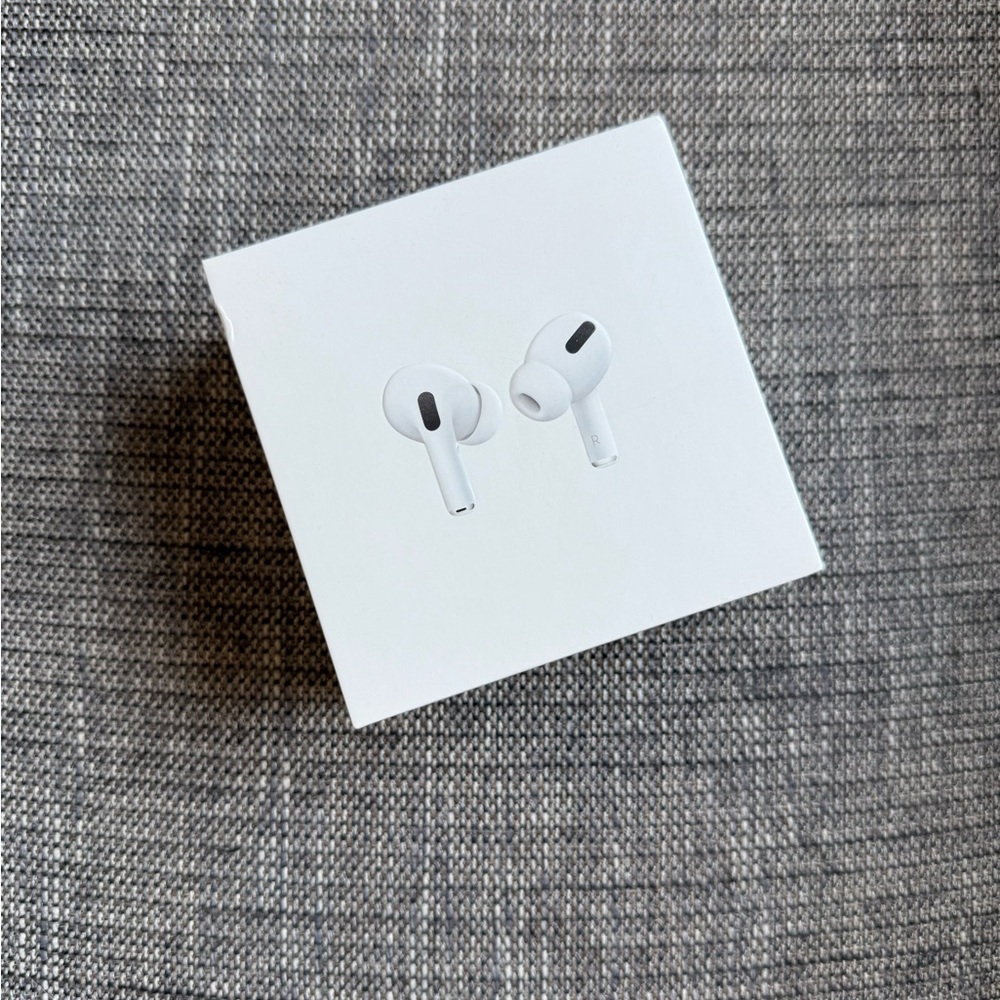 Apple AirPods Pro Wireless Earbuds